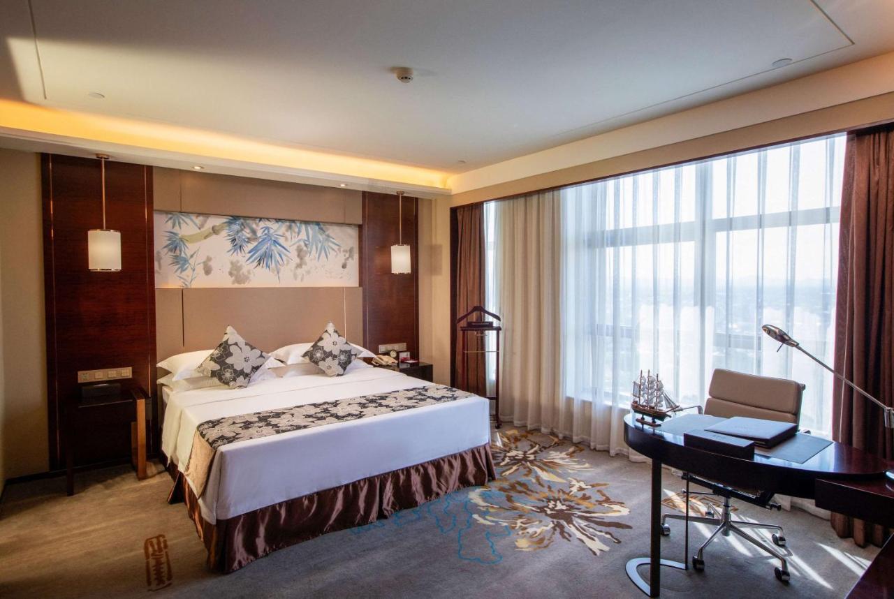Ramada Yiyang Taojiang Hotel Luaran gambar