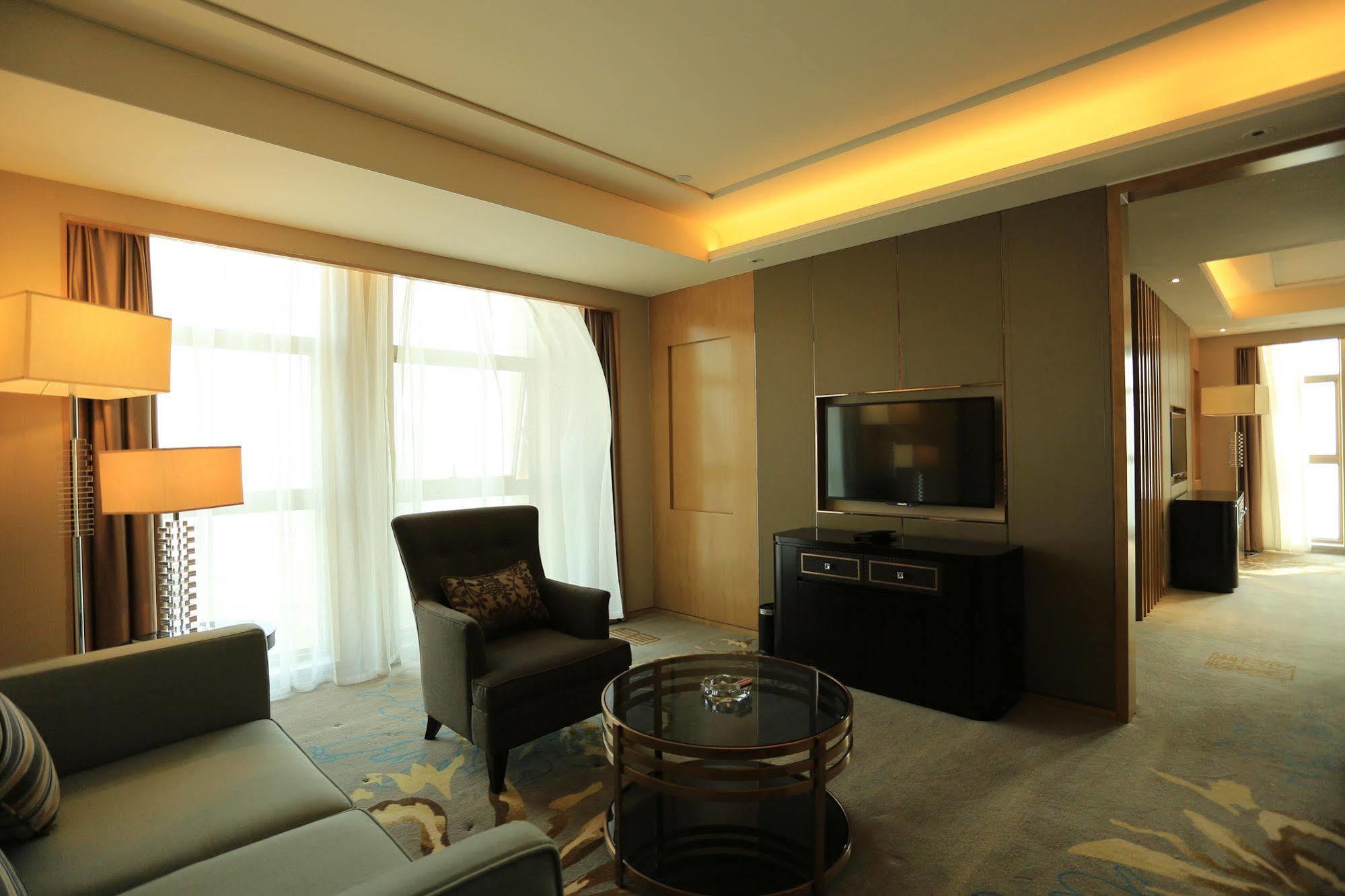 Ramada Yiyang Taojiang Hotel Luaran gambar